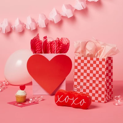 12.99"x7.71"x0.79" Valentine's Day Small Gift Bag With Tissue Chessboard Pattern - Spritz™ 1 12.99"x7.71"x0.79" Valentine's Day Small Gift Bag With Tissue Chessboard Pattern - Spritz™